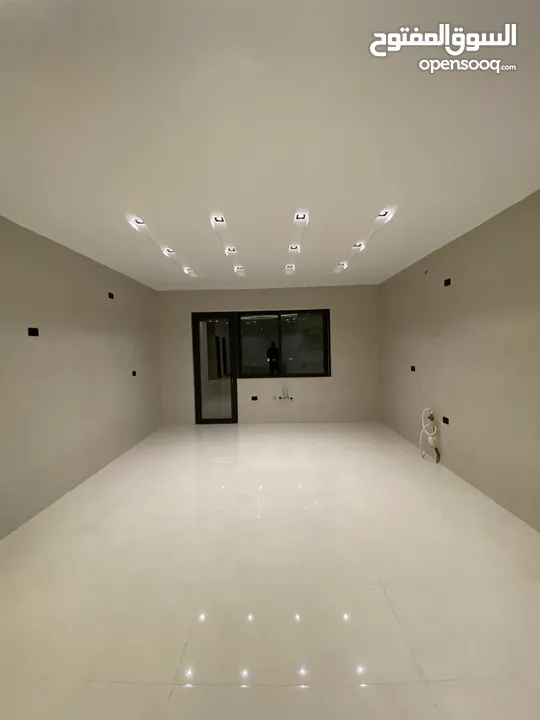 شقق فاخرة 240 متر و 200 متر 4 نوم و 3 نوم بتشطيب فاخر وبسعر مميز في أجمل مناطق طريق المطار البنيات