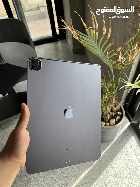 iPad Pro M1 12.9 حرق