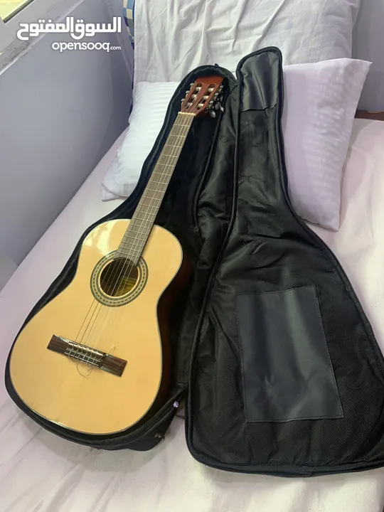 جيتار الماني احترافي ‏Voggy’s Kindergitarre بحالة ممتازة وجودة رائعة.