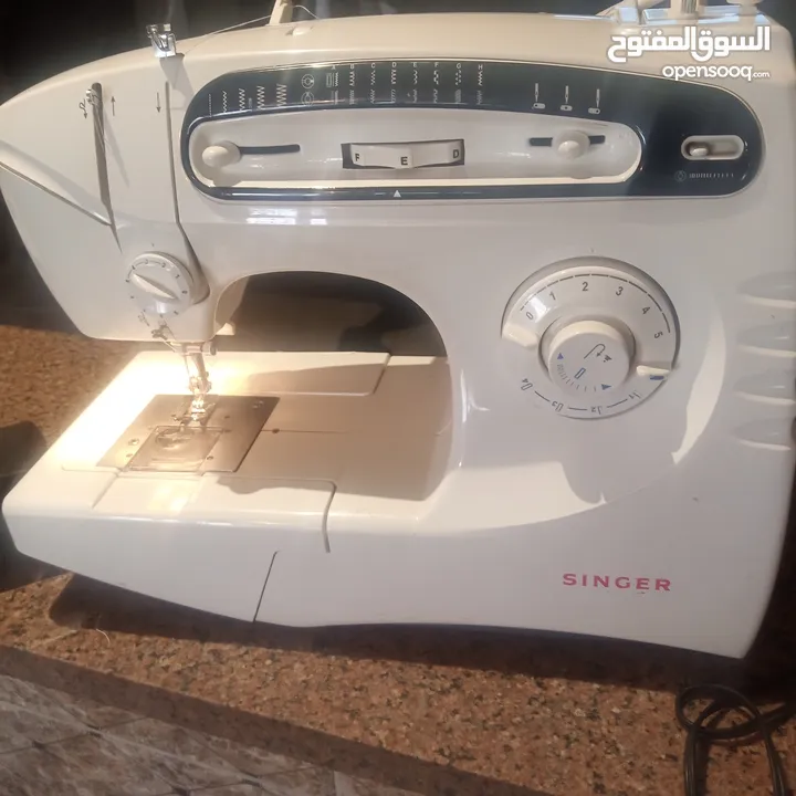 ماكينة خياطة سنجر بحالة الوكالة