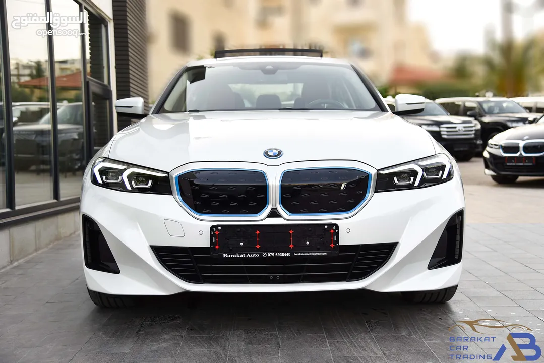 بي ام دبليو الفئة الثالثة i3 eDrive35L كهربائية بالكامل 2023 BMW i3 eDrive35L EV M Power Kit - Mid