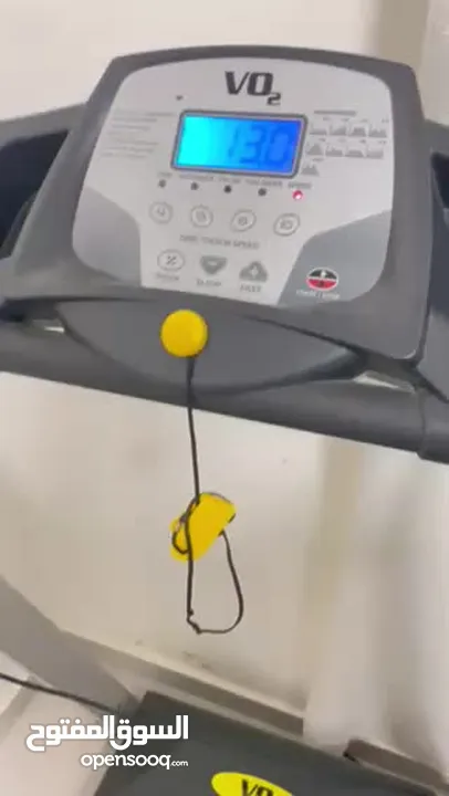 فرصة نادرة! جهاز مشي احترافي VO2 Space بحالة الوكالة (كالجديد تماماً) قابل للطي