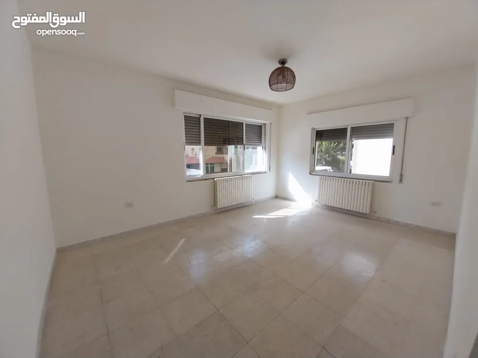 شقة غير مفروشة للإيجار ( Property 39866 ) سنوي فقط