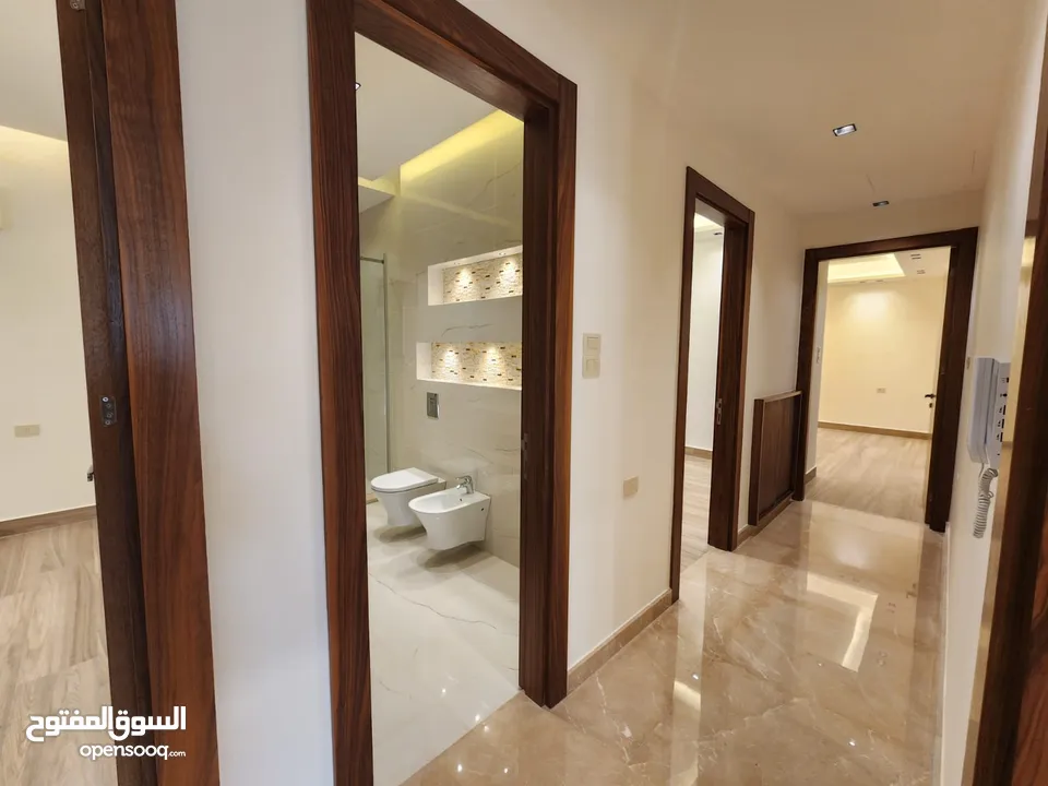 شقة فارغة للبيع في عبدون ref : 14391