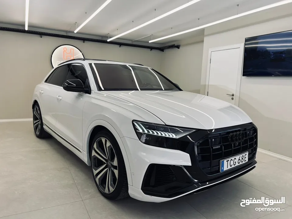 AUDI Q8 فل+++++++
