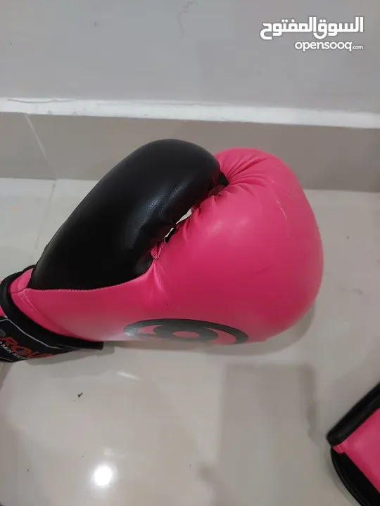 boxing gloves  قفازات ملاكمه رياضية