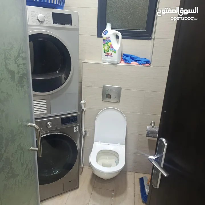 شقة فخمة مفروشة للايجار مع حديقة