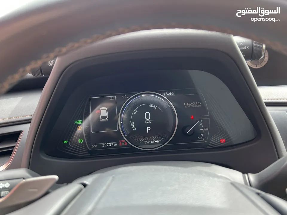 ليكزس UX300e كهربائية اعلى اضافات 2021