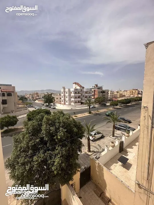 شقه للبيع في الثالثه جديده لم تسكن طابق ثاني شارع رئيسي مقابل السادسه اكمال المنشور في الأسفار