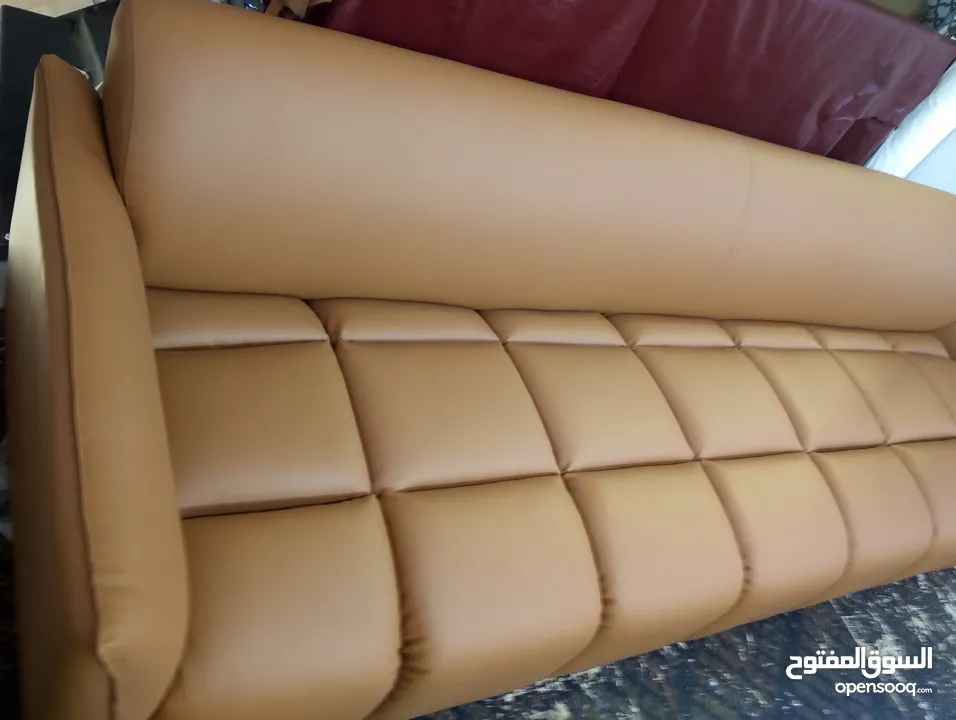 تنجيد جميع انواع الكنب يوجد لدينا خدمه صيانه كنب بلموقع وصباغه جلد طبيعي
