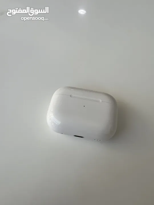 سماعات ابل  AirPods Pro اصلية ( مستعملة ) بحالة الجديدة