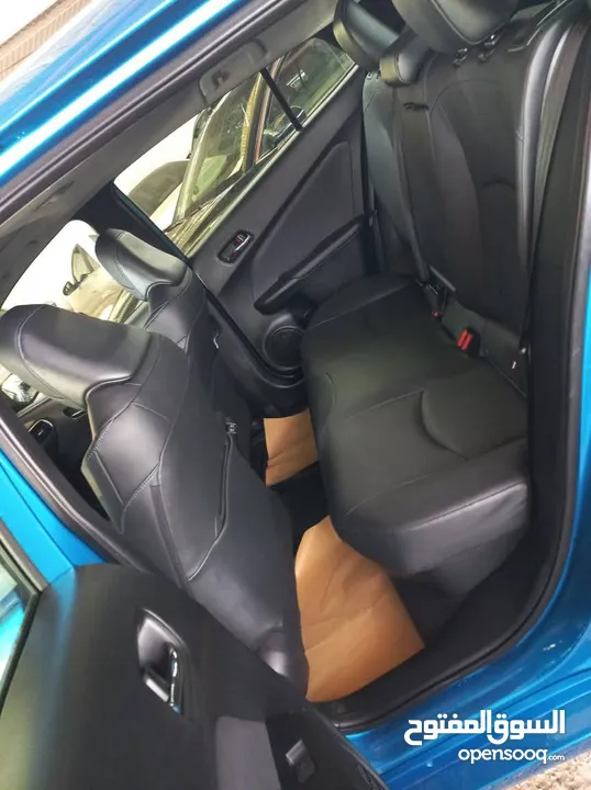 TOYOTA PRIUS HYBRID LIMITED 2022(تويوتا بريوس ليمتيد هايبرد 2022 )