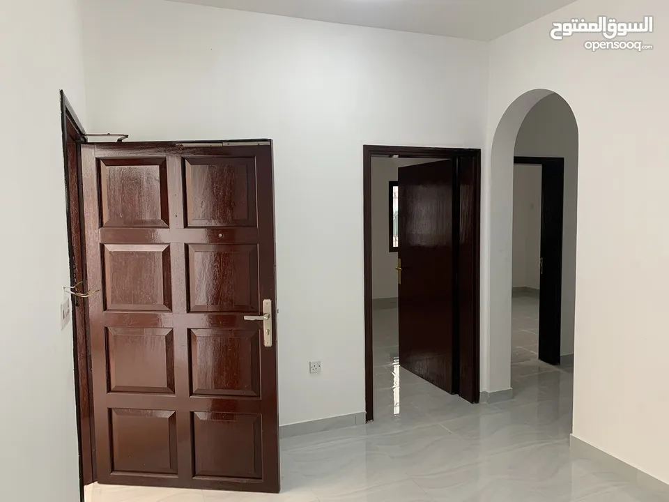 شقة واسعة بتشطيبات حديثة خلف وكالة هوندا Spacious Ground floor Flat Behind Honda