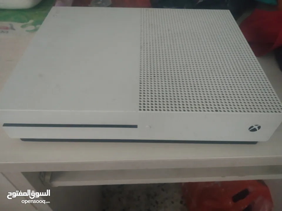 Xbox one s مستعمل للبيع بحالة ممتازة