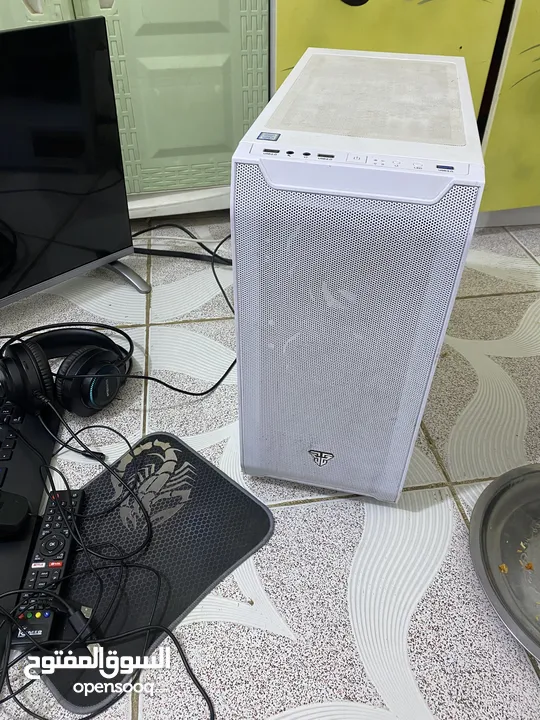 pc gaming من شركه asus السعر 500