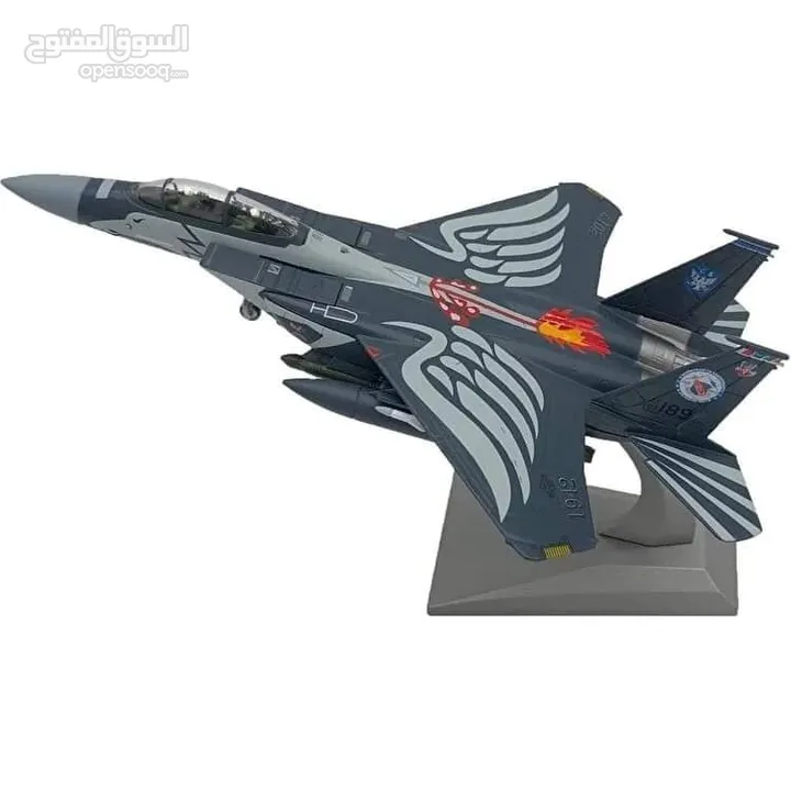 مجسمات طائرات حربية