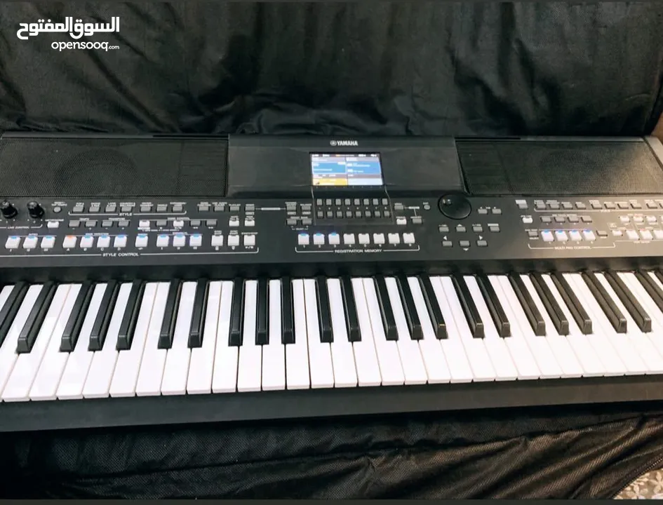 أورج YAMAHA psr sx600 مستعمل استعمال خفيف