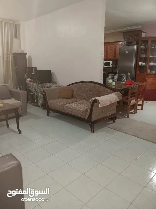 شقة بجبل طارق قرب دوار البقيع بسعر مغري