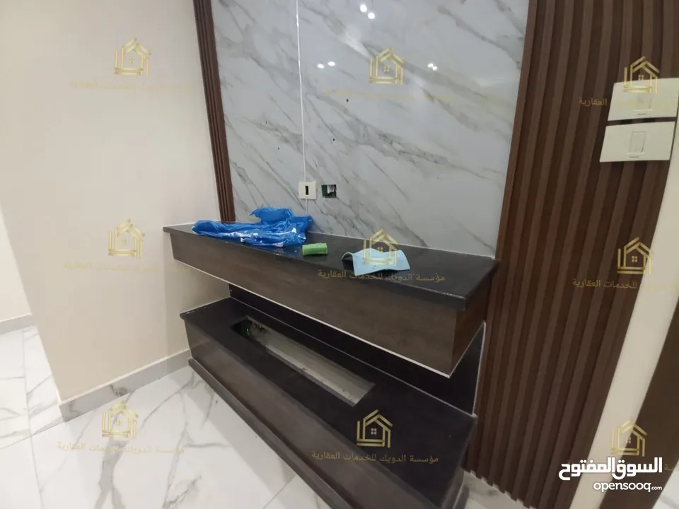 شقة جديدة - لم تسكن - خلدا - 3نوم 1ماستر - 200م - بلكونة بإطلالــــه مميزة - قرب الخدمات العامة -