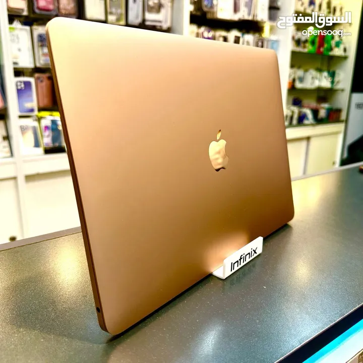 Macbook Air M1 2020 للبيع