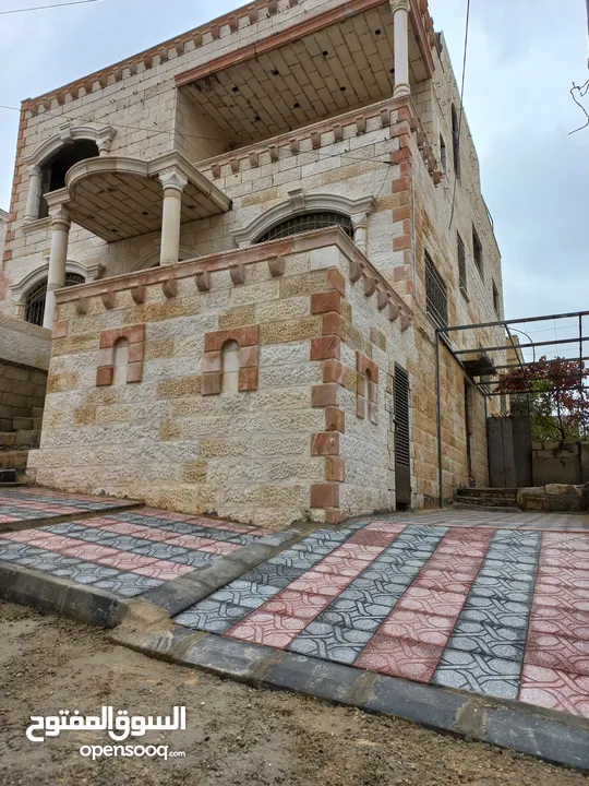 منزل مستقل طابقين  للبيع