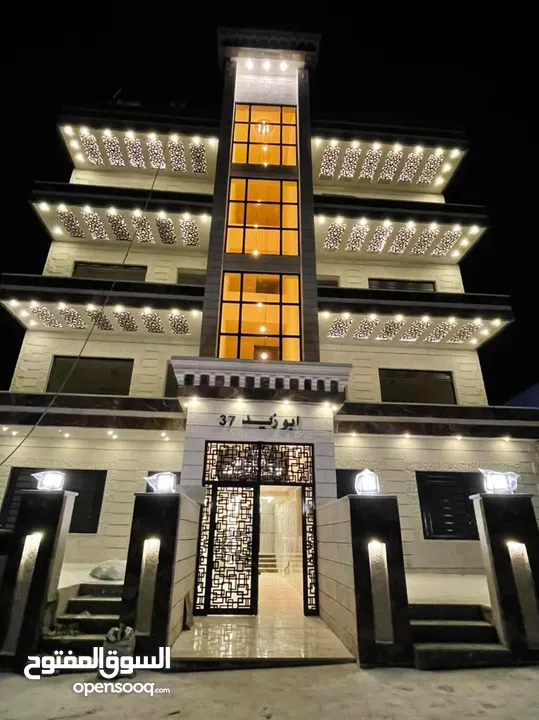 شقة سوبر ديلوكس مع مطبخ راكب لامينيت في موقع مميز بالكوم الغربي شفا بدران