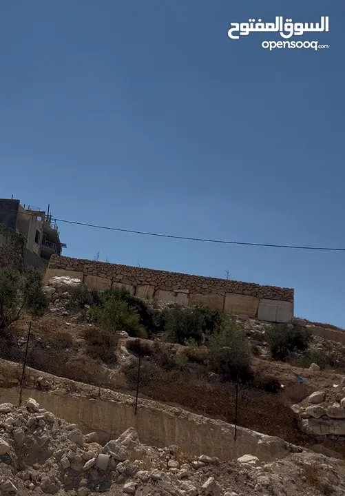 قطعة ارض مميزة في بيت كاحل مطلة وكاشفة الاحراش