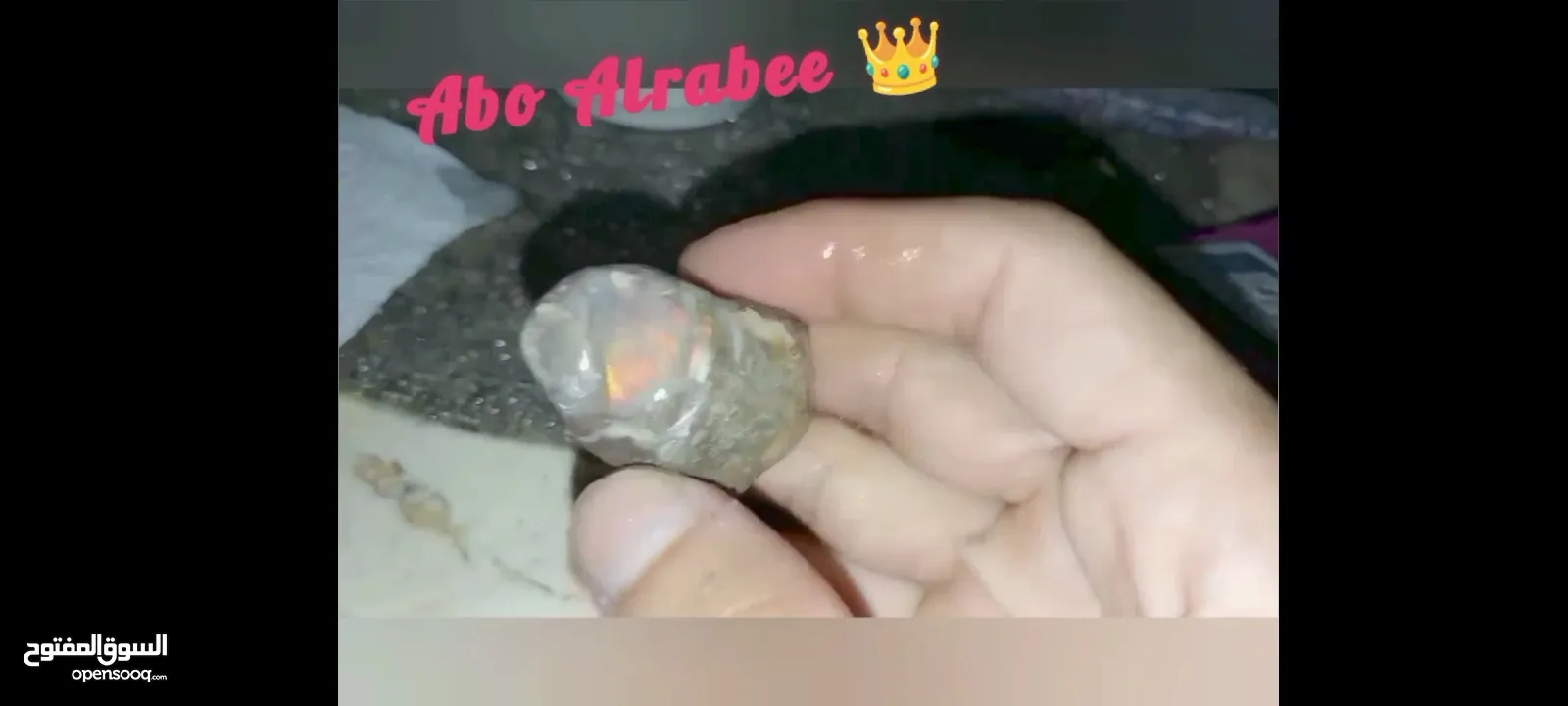 حجر اوبال نوع قوس قزح النادر حجر الاوبال الكريم فاير قوي جدا متعدد الألوان فاير احمر الأكثر ندرة