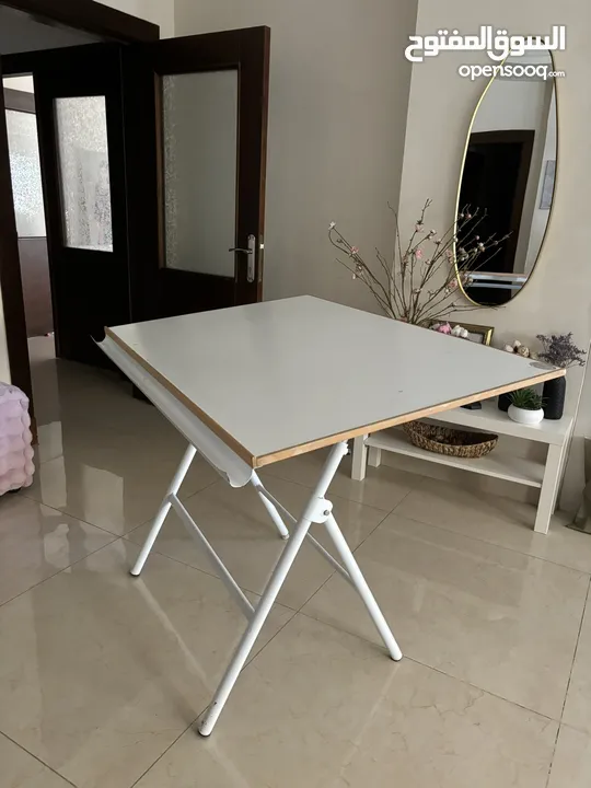 مرسم دسك لطلاب الهندسة المعمارية