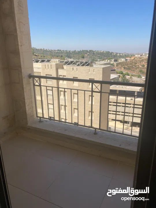Beautiful 3 bedroom 2.5 bathrooms apartment