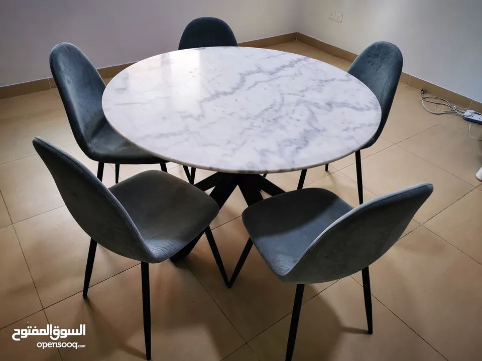 Dining table set for 5 from homecentre high quality