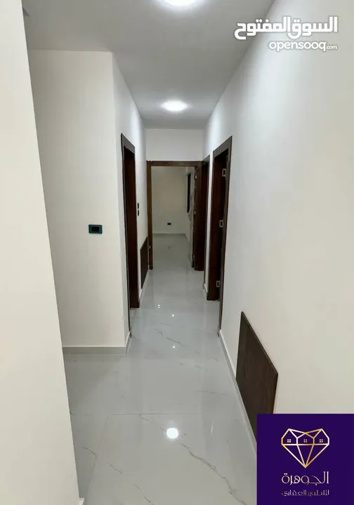 شقة طابق ثالث سكني استثماري لم تسكن لقطه وبسعر مغري جداا عرض خاص ع اخر شقة أرقى مناطق الجاردنز