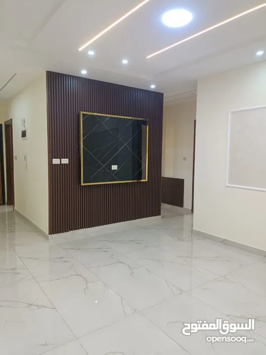 شقه فارغه فاخره سوبر ديلوكس للايجار لم تسكن نهائيا بناء حديث جدا تصلح لعرسان