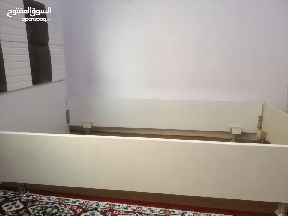تخت مفرد  لشخص واحد