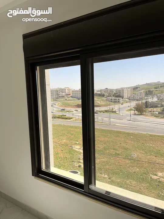 شقة 150م/ طابق اول/ شفا بدران/ دفعة 40 ألف دينار/ صرف صحي واصل/ قريبة من الخدمات