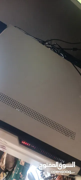 كمبيوتر قيمنق للبيع ينفع للتصميم موجود بس جهاز كيس وملحقاته متكامل معاه كيبورد قيمنق