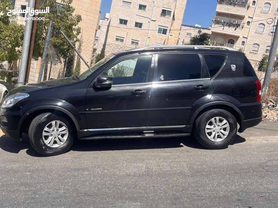 سيارة حيب ريكستون سانج يونج 2014