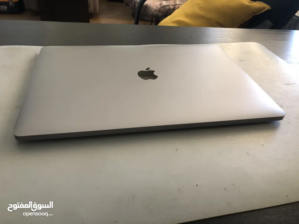 MacBook Pro 2019  core i9 32GB Ram  2TB memory