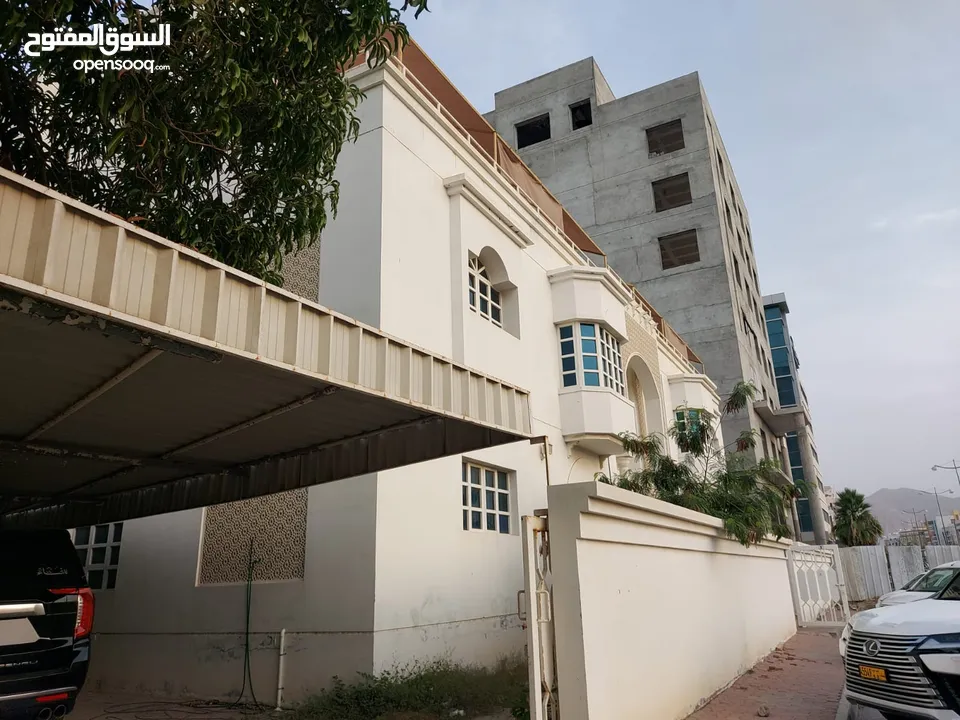 Residential Building for rent in Ghubrah Main Street near 18th November Street REF:1015AR