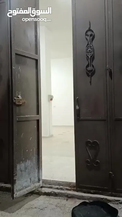 مخازن للايجار 140 متر 3فاز