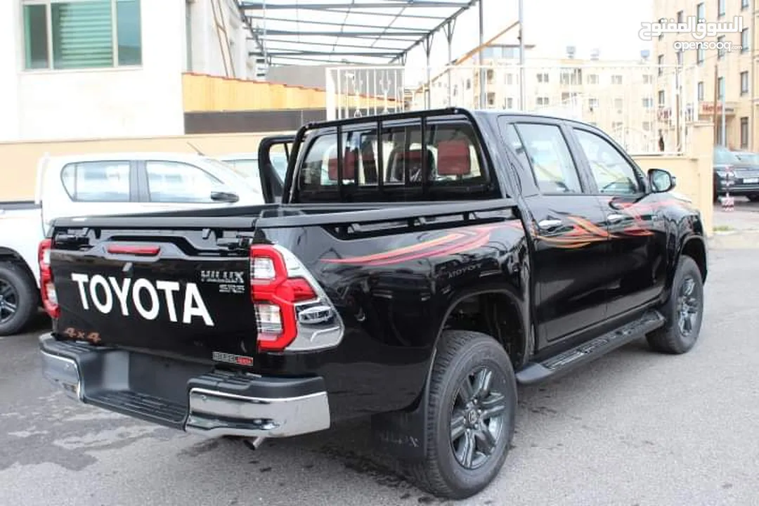 بيك اب Toyota Hilux 2023 كفالة الشركة