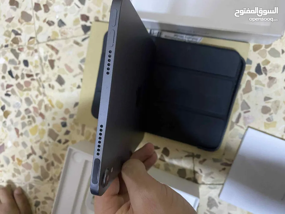 ايباد مني 6جهاز غني عن التعريف كرتون عضمت شاحن اصليه لزققت سكرين للتواصل