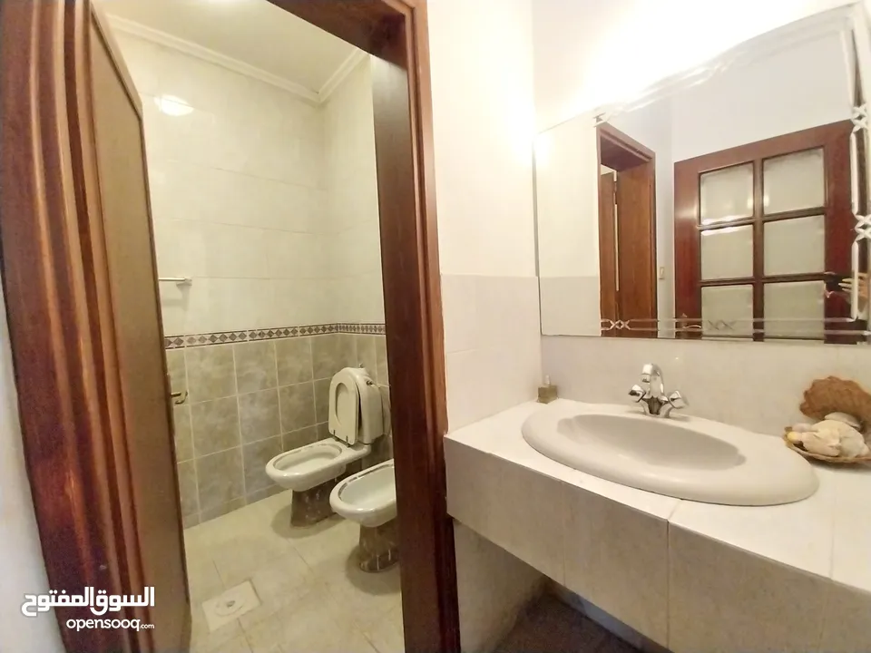 شقة للايجار في عبدون  ( Property 33022 )-174964653