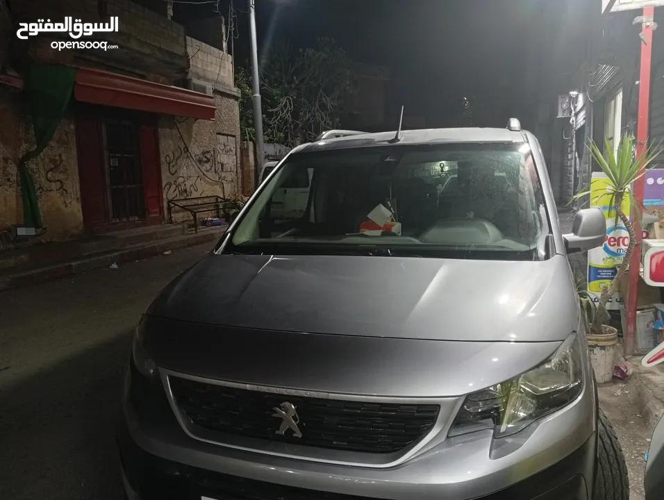 سيارة خاصة بحالة ممتازة جدا  كوشوك جديد بطارية جديدة مع كفالة  ترخيص سنة كاملة  الاستخدام عائلي فقط