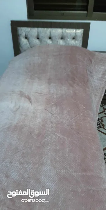 غرف نوم شبابيه ومجوزة..غرفتين نوم بحاله ممتازه تختين و3كمودينات وخزانه 6درف طابقين بحاله ممتازه