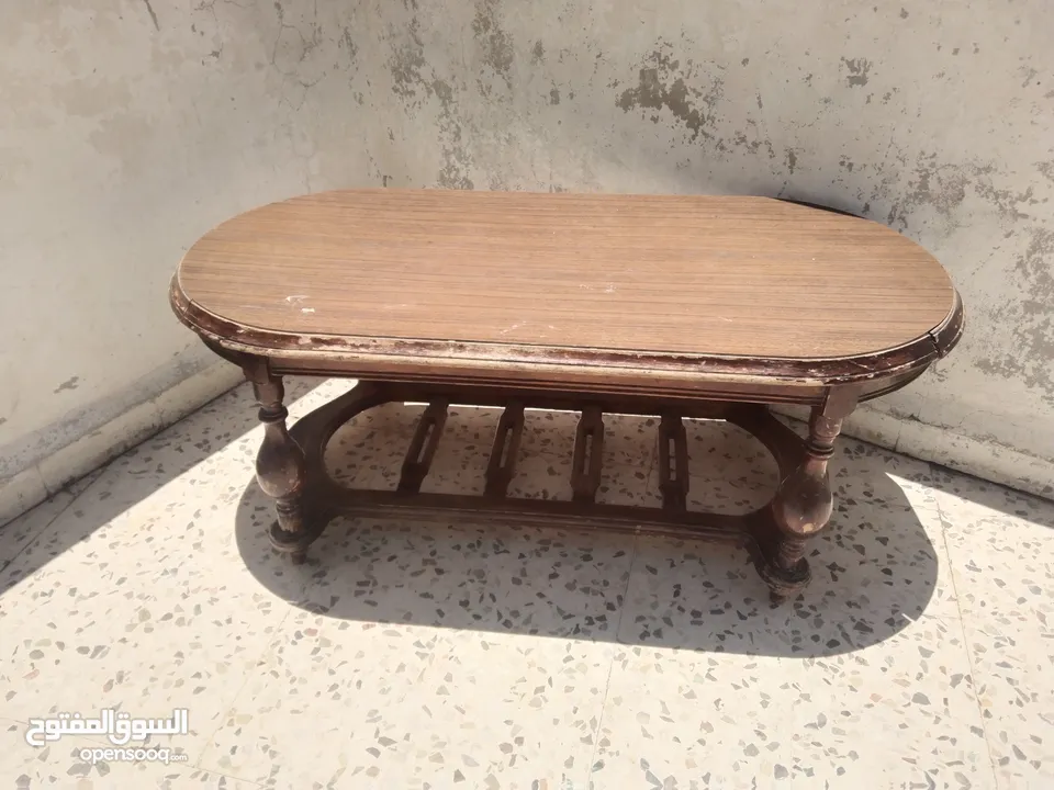 مورس للبيع مع طاولة وسط