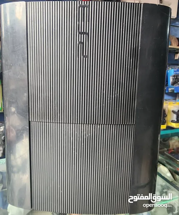 بلاستيشن ps3 نضيف جدا مع 2 يدات وكاله مهكر 512 HDD