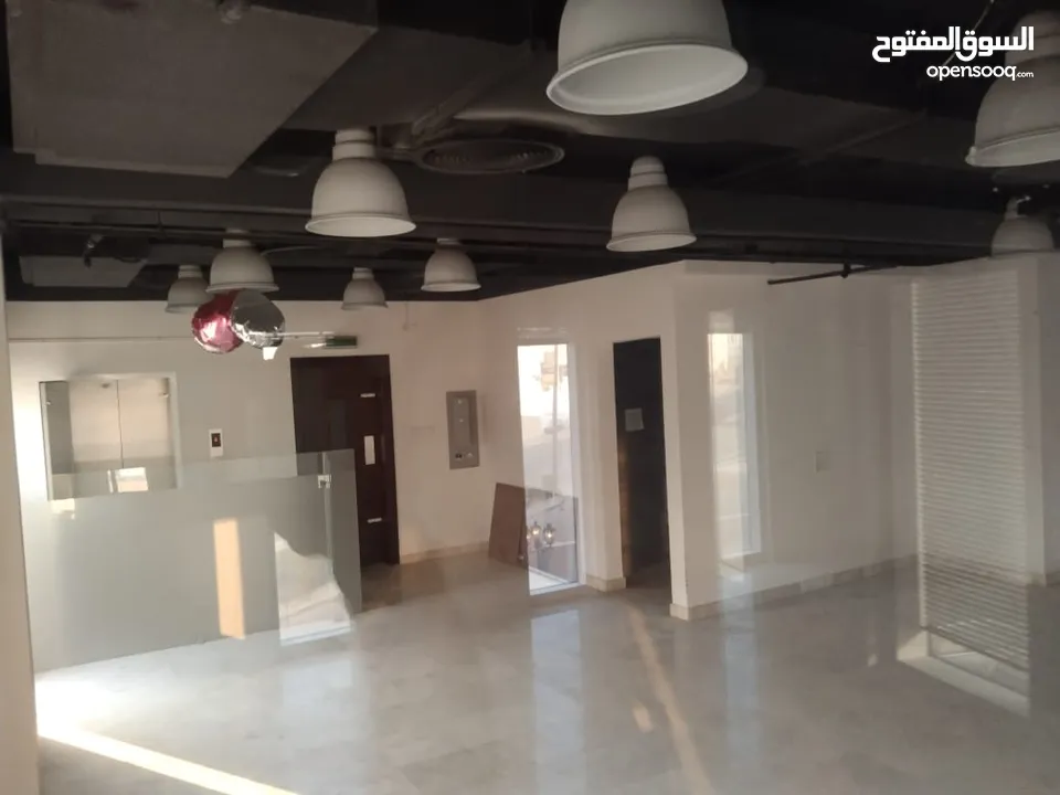6Me18-Fabulous offices for rent in Qurm near Al Shati Street.