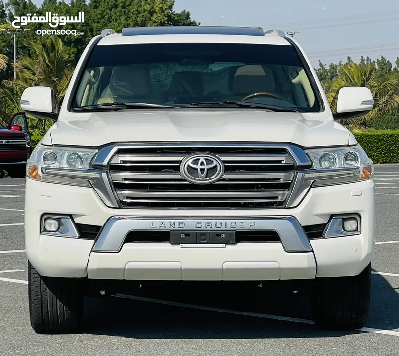 Toyota Land Cruiser GXR V6 Model 2017 Gcc Specifications Full Options