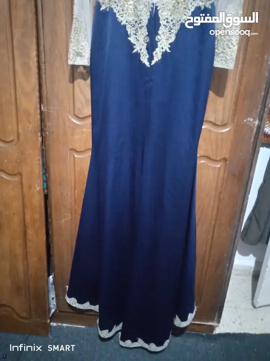 فستان سهرة كحلي ودهبي طويل